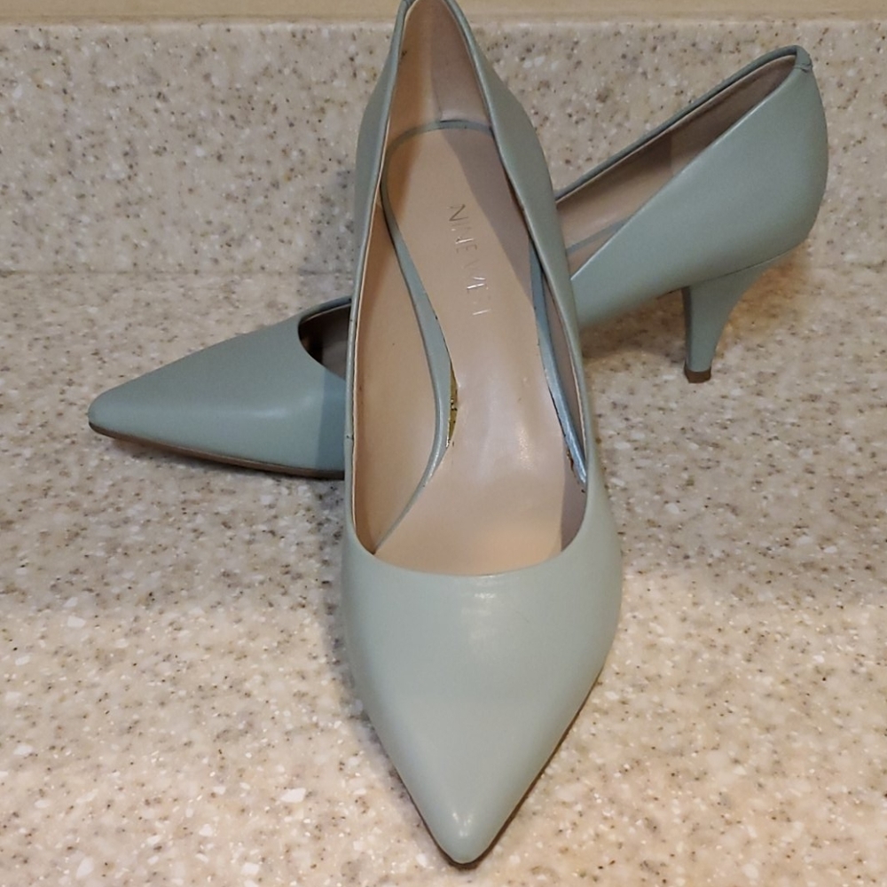 Kitten heel pumps Nine West